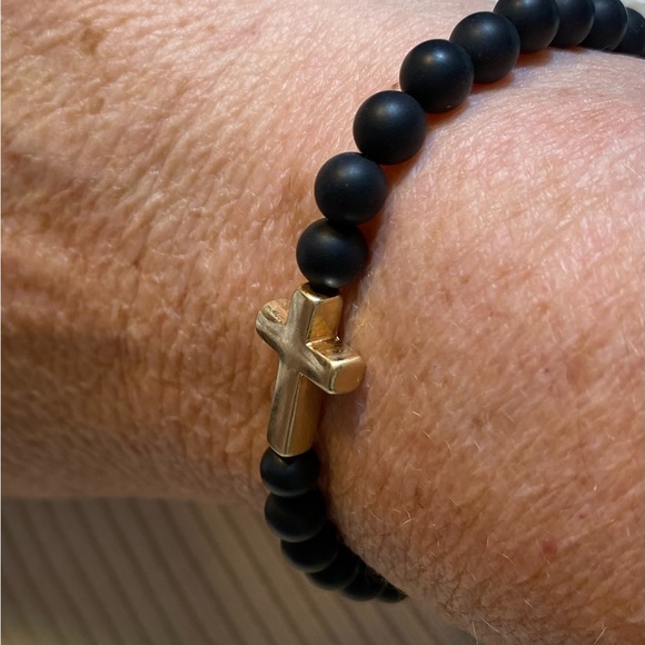 NWT JONAH GENIUN AGATE BLACK BEADS UNISEX BRACELET BRUSHED GOLD METAL CROSS - Picture 11 of 14